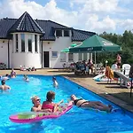 Brydar With Sauna, Swimming Pool And Jacuzzi Kompleks wypoczynkowy 3*