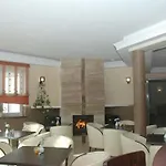 Kompleks wypoczynkowy Brydar With Sauna, Swimming Pool And Jacuzzi