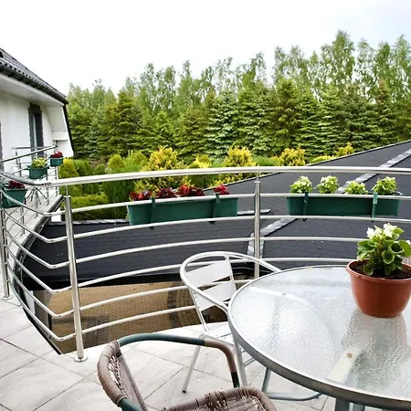 ホリデーパーク Brydar With Sauna, Swimming Pool And Jacuzzi ミエルノ