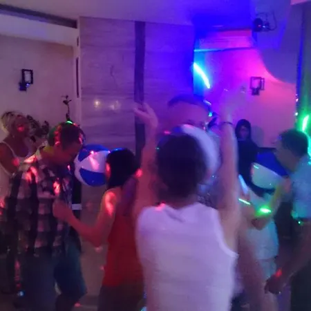 ホリデーパーク Brydar With Sauna, Swimming Pool And Jacuzzi 3*