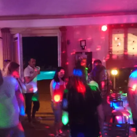 Brydar With Sauna, Swimming Pool And Jacuzzi 3* ミエルノ