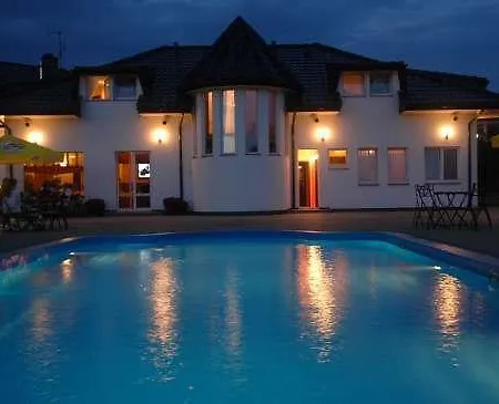 Brydar With Sauna, Swimming Pool And Jacuzzi منتزه العطل ميلنو