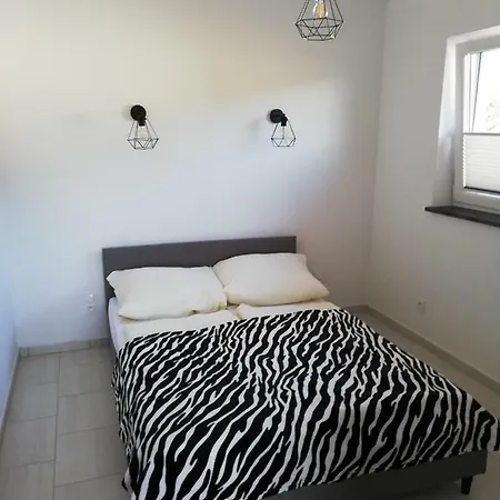 Brydar With Sauna, Swimming Pool And Jacuzzi ホリデーパーク ミエルノ