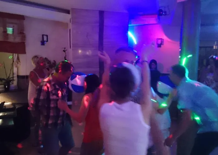 Kompleks wypoczynkowy Brydar With Sauna, Swimming Pool And Jacuzzi 3*